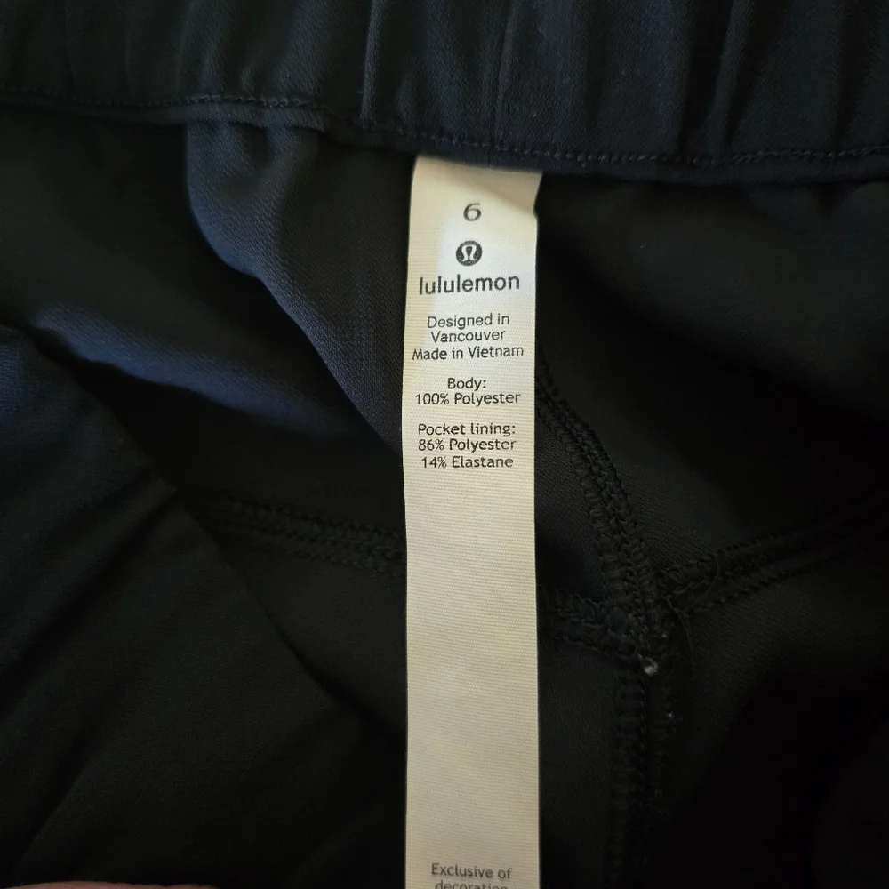 Lululemon On the‎ Fly Crop Pants 23